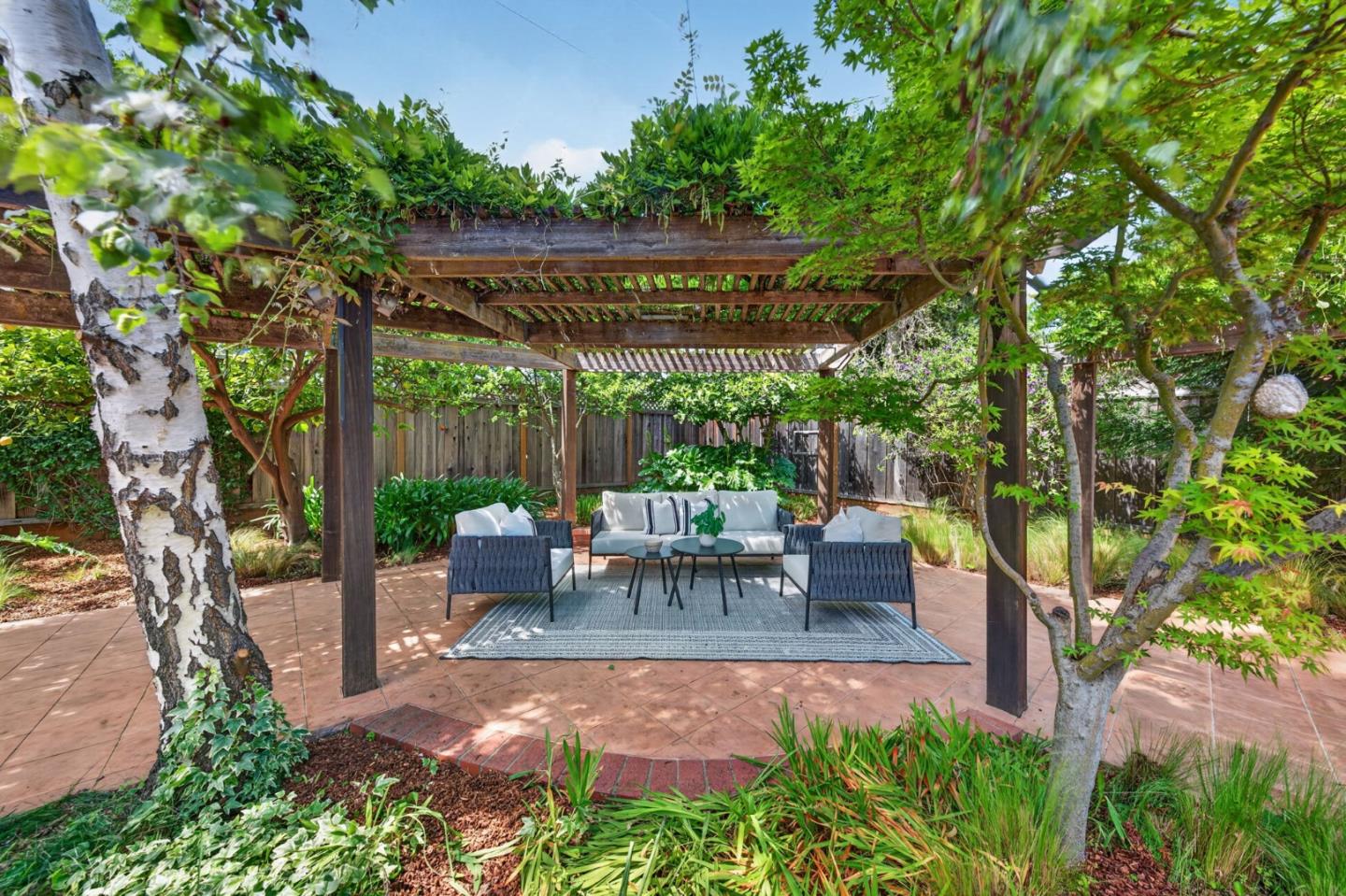 Detail Gallery Image 40 of 53 For 2734 Doverton Sq, Mountain View,  CA 94040 - 4 Beds | 2/1 Baths