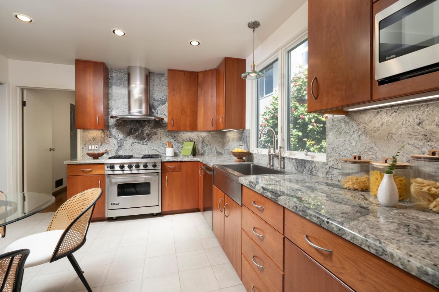 Detail Gallery Image 10 of 29 For 67 Parkside Ave, Daly City,  CA 94015 - 3 Beds | 2 Baths