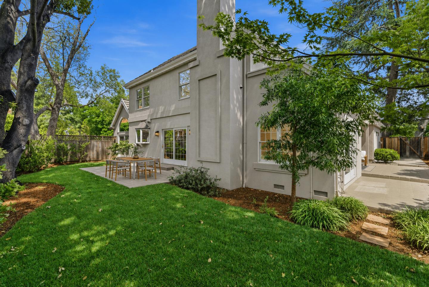 Detail Gallery Image 26 of 30 For 8 Almendra Ln, Los Altos,  CA 94022 - 4 Beds | 3 Baths