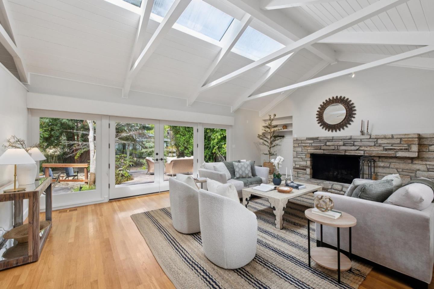 Detail Gallery Image 11 of 49 For 0 Guadalupe 2 Nw 3rd, Carmel,  CA 93921 - 4 Beds | 3/1 Baths