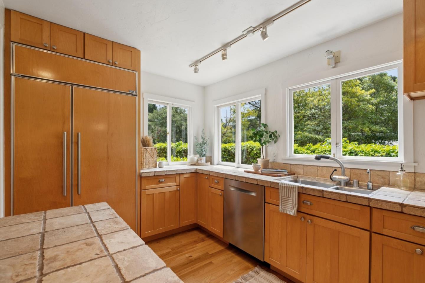 Detail Gallery Image 20 of 49 For 0 Guadalupe 2 Nw 3rd, Carmel,  CA 93921 - 4 Beds | 3/1 Baths