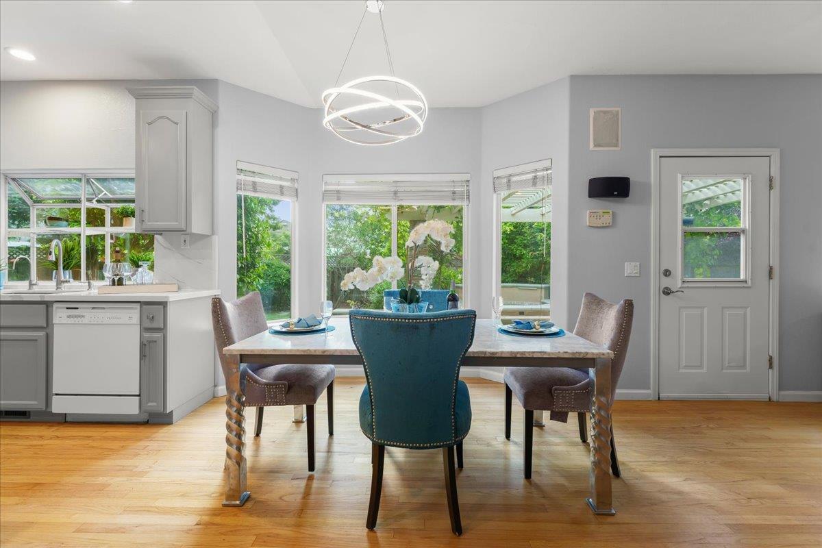 Detail Gallery Image 11 of 37 For 17115 Rosemary Cir, Morgan Hill,  CA 95037 - 4 Beds | 3 Baths