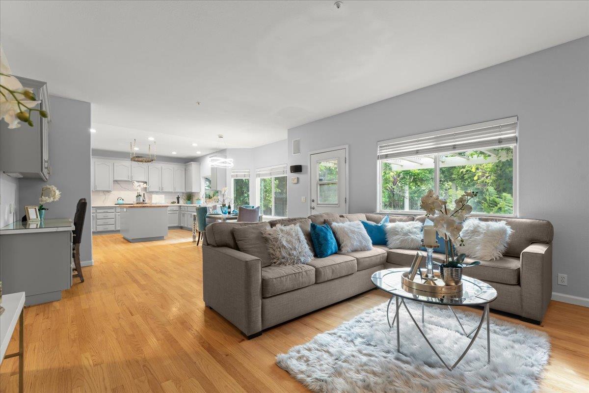 Detail Gallery Image 14 of 37 For 17115 Rosemary Cir, Morgan Hill,  CA 95037 - 4 Beds | 3 Baths