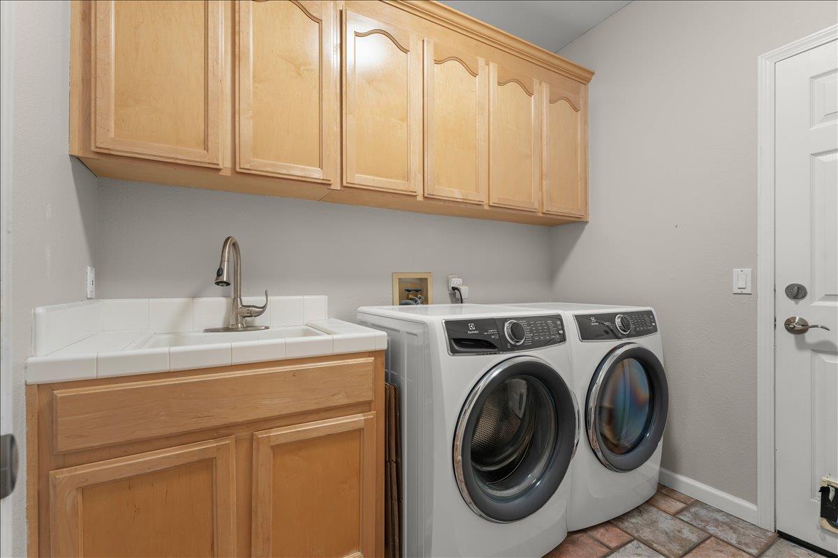 Detail Gallery Image 17 of 37 For 17115 Rosemary Cir, Morgan Hill,  CA 95037 - 4 Beds | 3 Baths