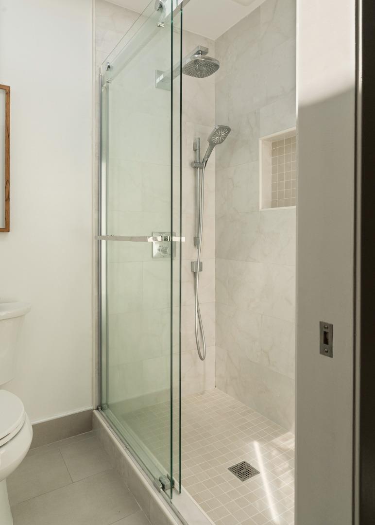 Detail Gallery Image 11 of 27 For Lisbon St, Daly City,  CA 94014 - 4 Beds | 3 Baths