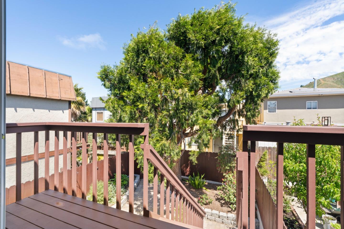 Detail Gallery Image 13 of 27 For Lisbon St, Daly City,  CA 94014 - 4 Beds | 3 Baths