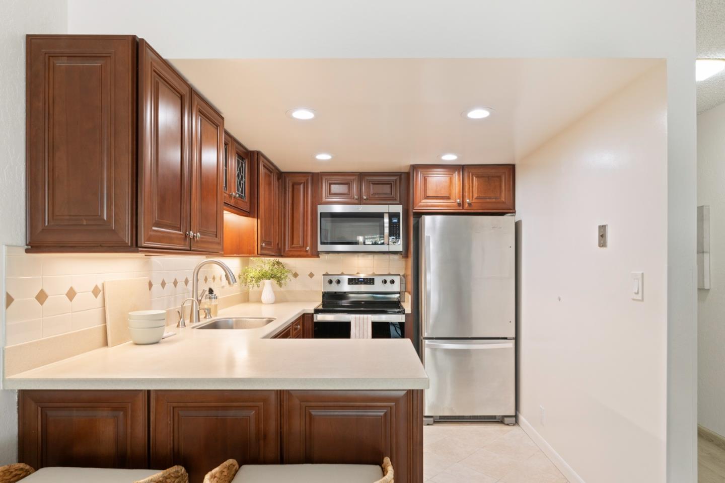 Detail Gallery Image 19 of 27 For Lisbon St, Daly City,  CA 94014 - 4 Beds | 3 Baths