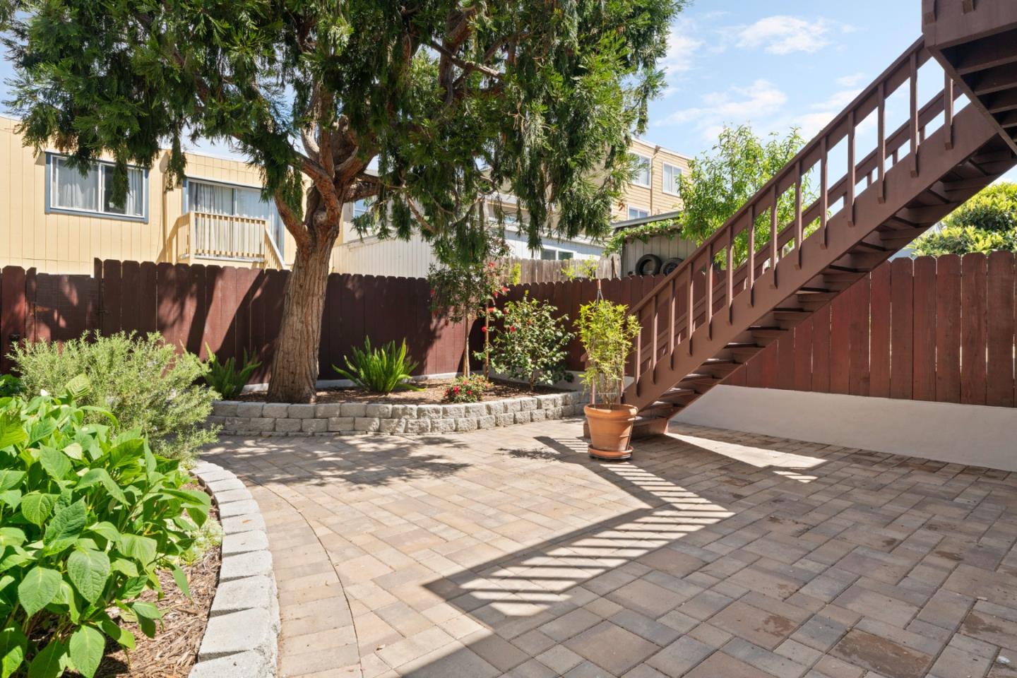 Detail Gallery Image 24 of 27 For Lisbon St, Daly City,  CA 94014 - 4 Beds | 3 Baths