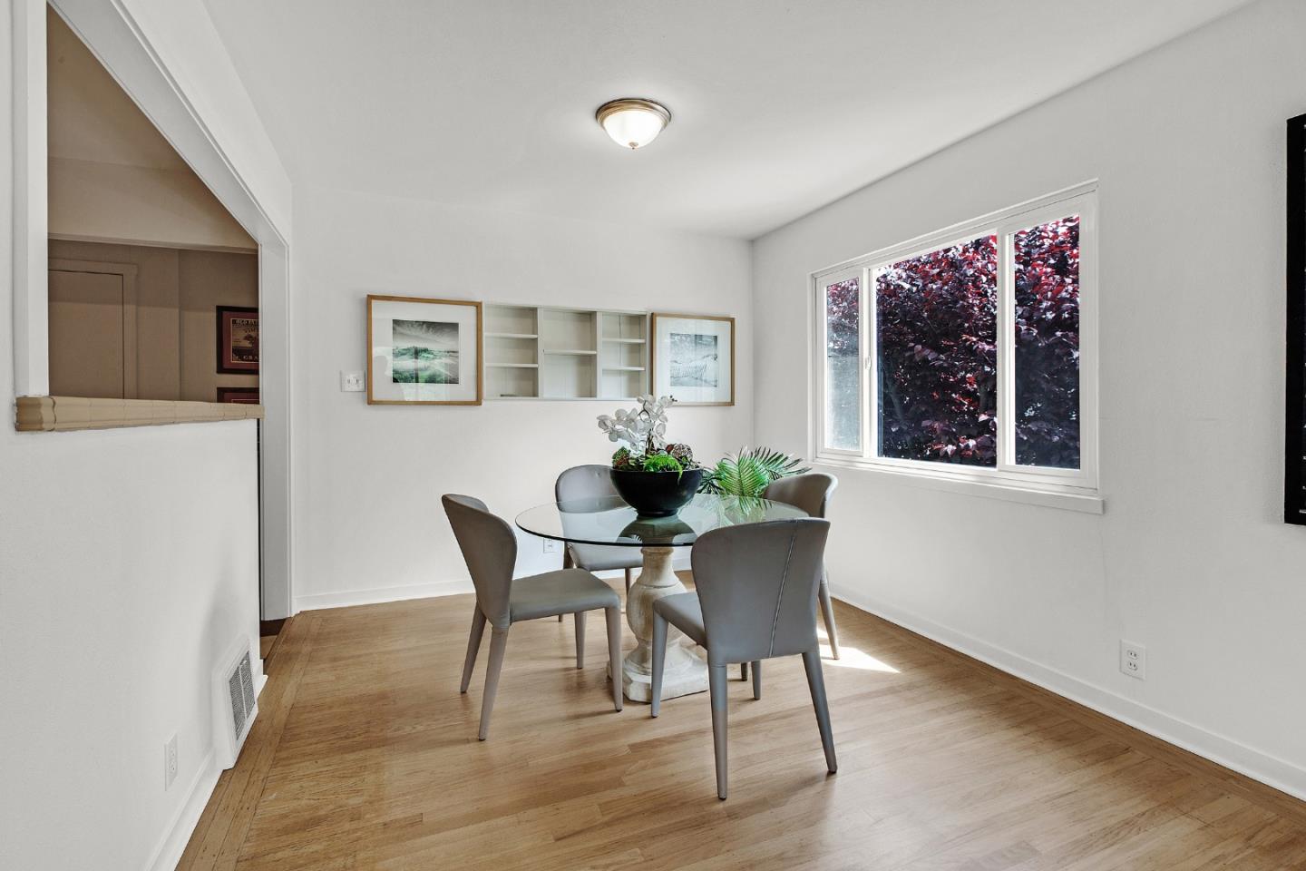 Detail Gallery Image 10 of 32 For 209 Clifton Ave, San Carlos,  CA 94070 - 3 Beds | 3 Baths