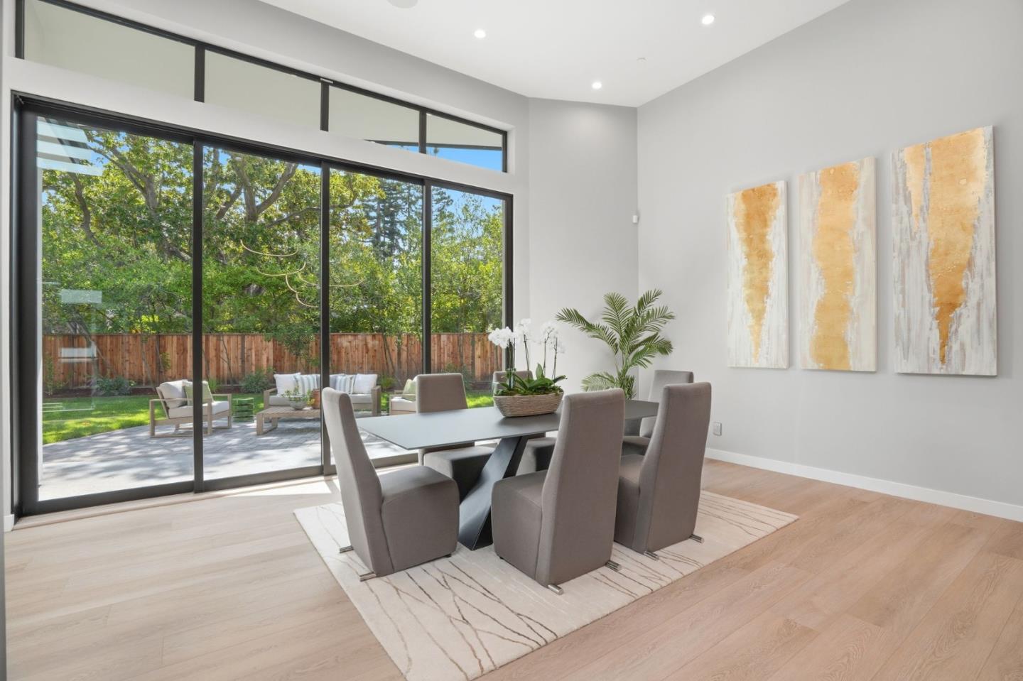 Detail Gallery Image 10 of 75 For 90 Crescent Dr, Palo Alto,  CA 94301 - 6 Beds | 5/2 Baths