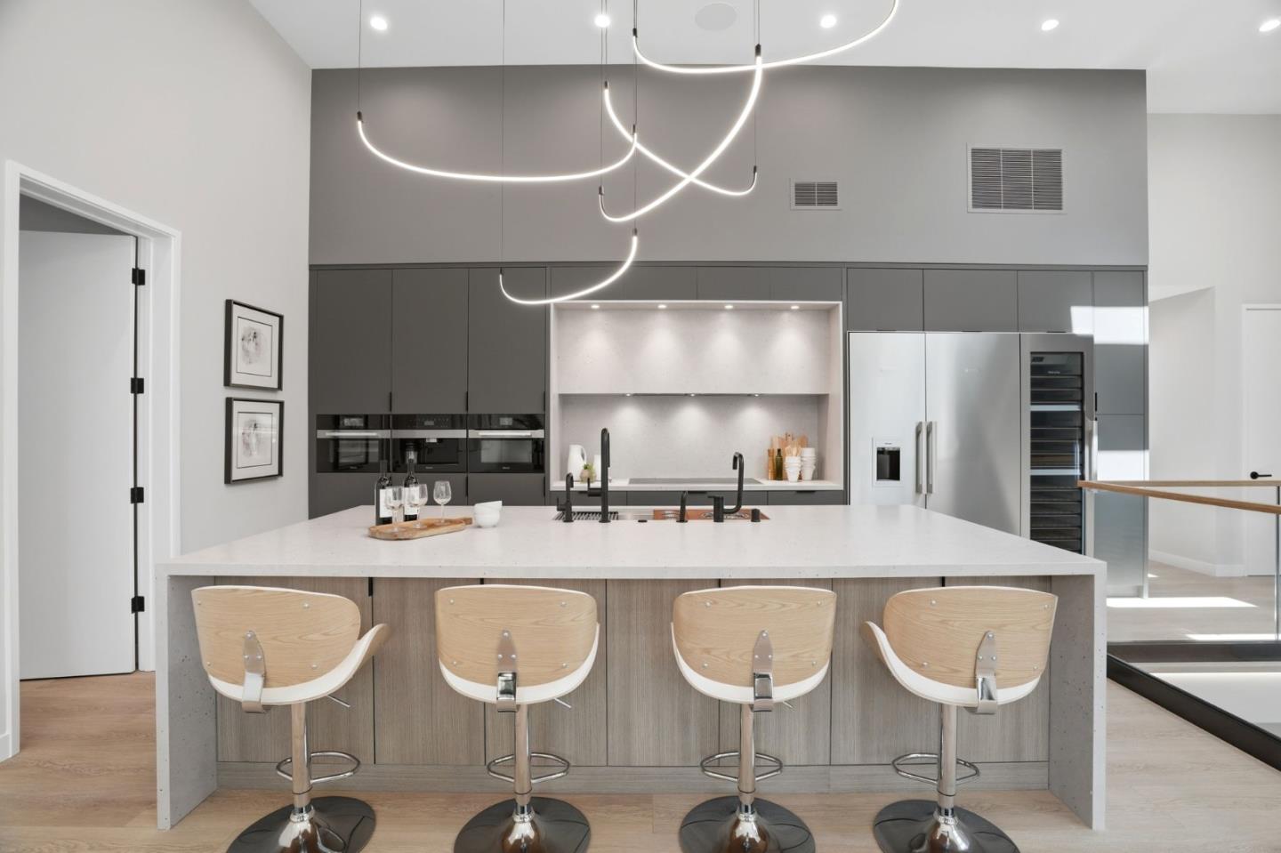 Detail Gallery Image 11 of 75 For 90 Crescent Dr, Palo Alto,  CA 94301 - 6 Beds | 5/2 Baths