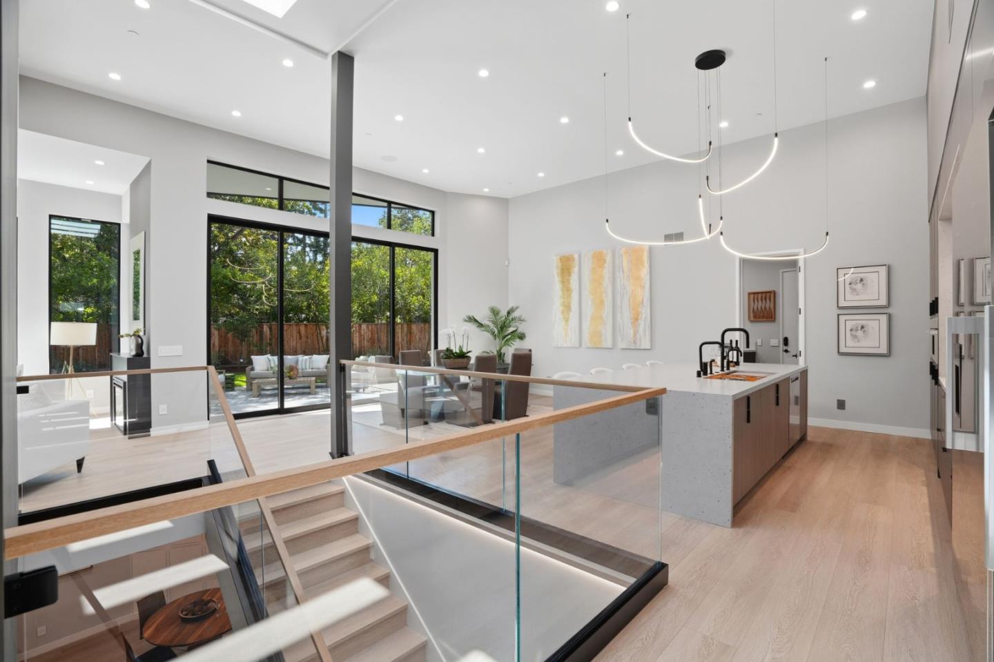 Detail Gallery Image 12 of 75 For 90 Crescent Dr, Palo Alto,  CA 94301 - 6 Beds | 5/2 Baths