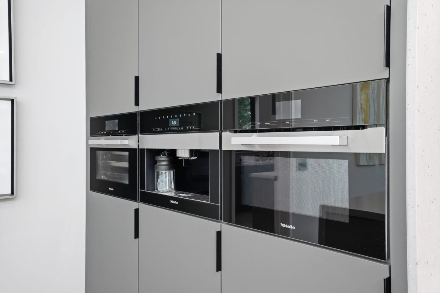 Detail Gallery Image 18 of 75 For 90 Crescent Dr, Palo Alto,  CA 94301 - 6 Beds | 5/2 Baths