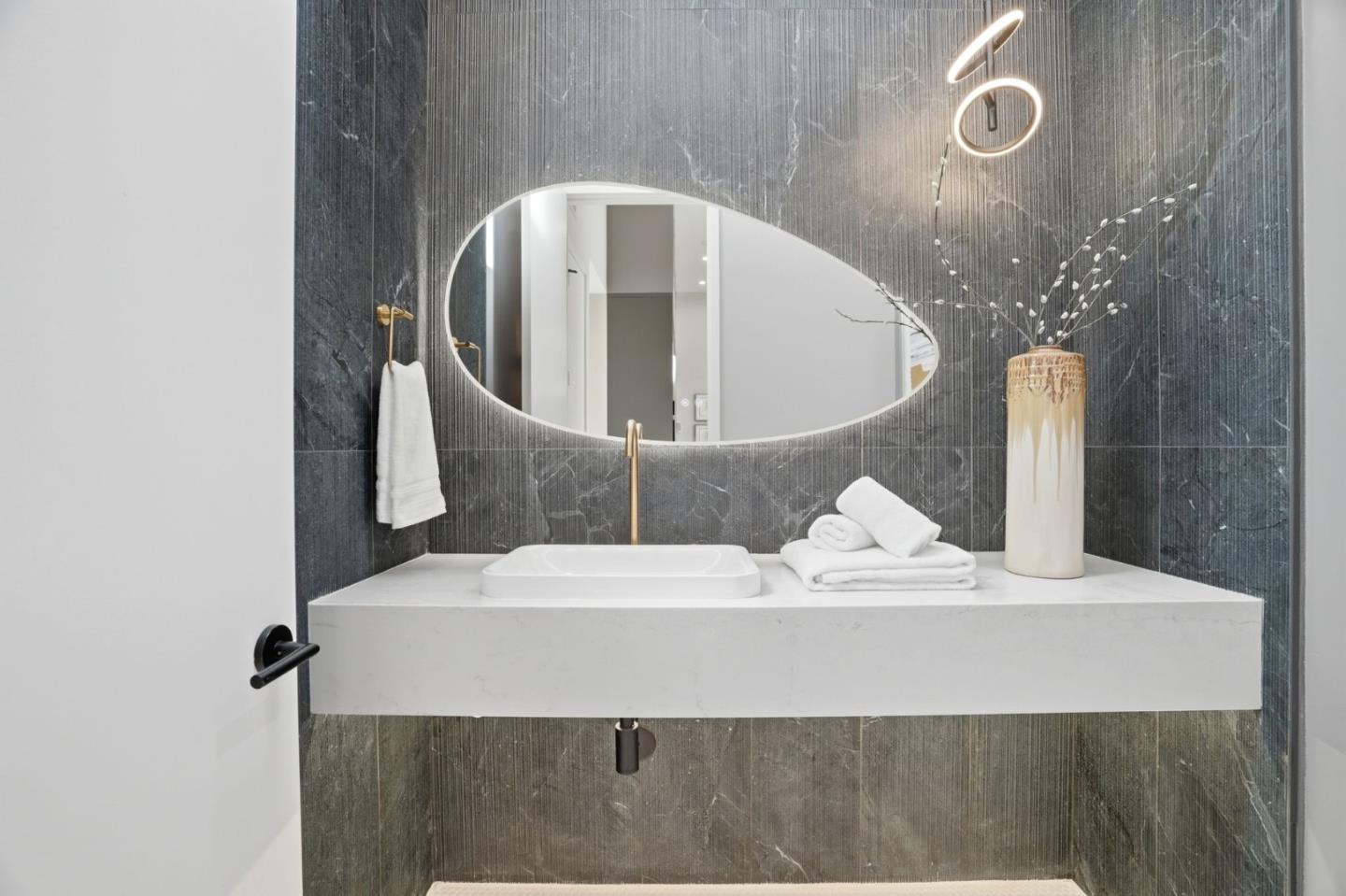 Detail Gallery Image 22 of 75 For 90 Crescent Dr, Palo Alto,  CA 94301 - 6 Beds | 5/2 Baths