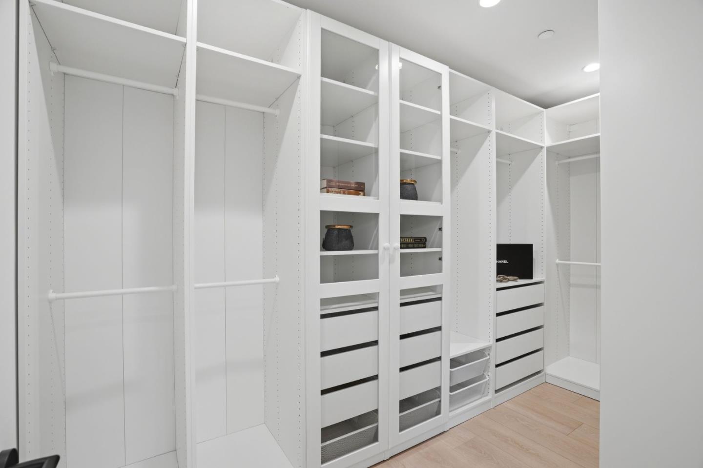 Detail Gallery Image 26 of 75 For 90 Crescent Dr, Palo Alto,  CA 94301 - 6 Beds | 5/2 Baths