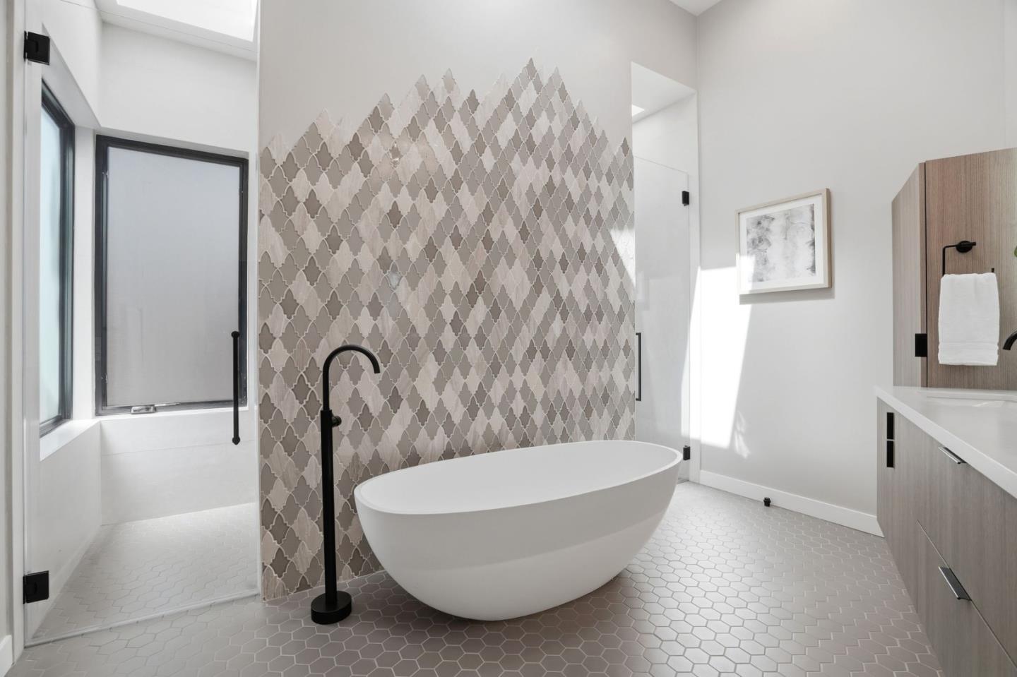 Detail Gallery Image 28 of 75 For 90 Crescent Dr, Palo Alto,  CA 94301 - 6 Beds | 5/2 Baths