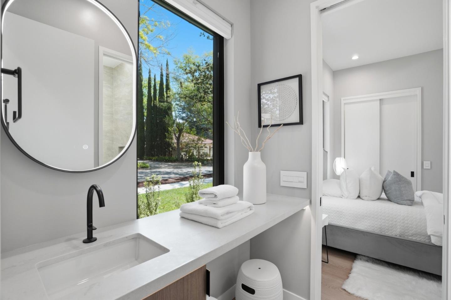 Detail Gallery Image 32 of 75 For 90 Crescent Dr, Palo Alto,  CA 94301 - 6 Beds | 5/2 Baths