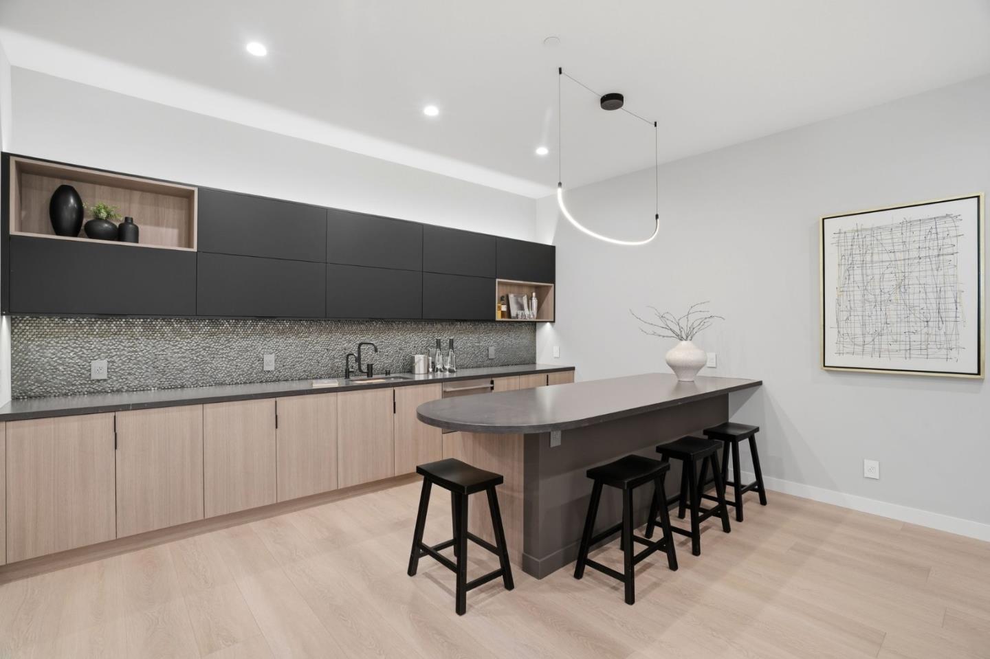 Detail Gallery Image 38 of 75 For 90 Crescent Dr, Palo Alto,  CA 94301 - 6 Beds | 5/2 Baths