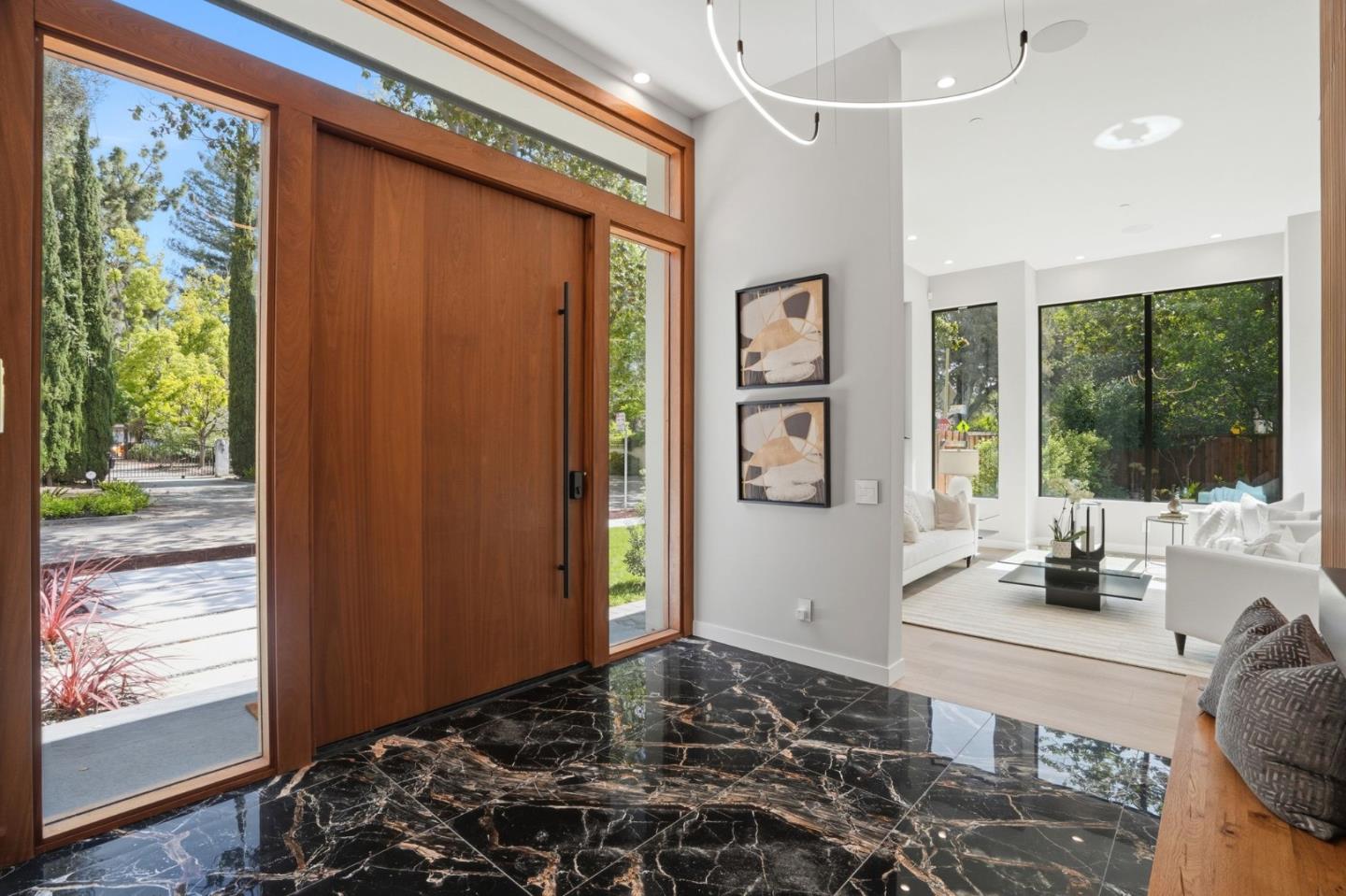 Detail Gallery Image 4 of 75 For 90 Crescent Dr, Palo Alto,  CA 94301 - 6 Beds | 5/2 Baths