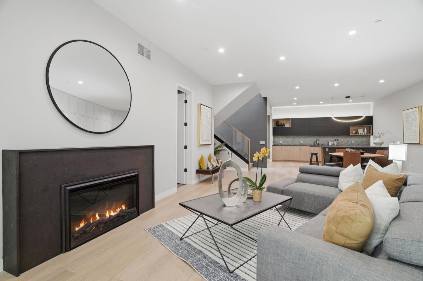 Detail Gallery Image 43 of 75 For 90 Crescent Dr, Palo Alto,  CA 94301 - 6 Beds | 5/2 Baths