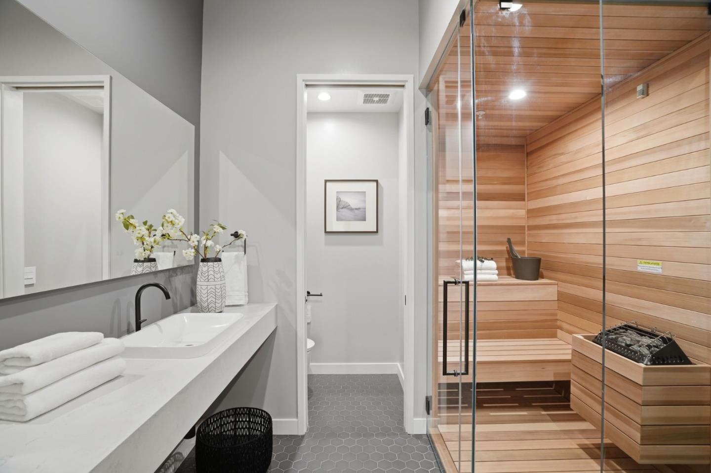 Detail Gallery Image 44 of 75 For 90 Crescent Dr, Palo Alto,  CA 94301 - 6 Beds | 5/2 Baths