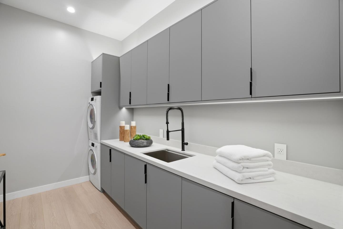 Detail Gallery Image 48 of 75 For 90 Crescent Dr, Palo Alto,  CA 94301 - 6 Beds | 5/2 Baths