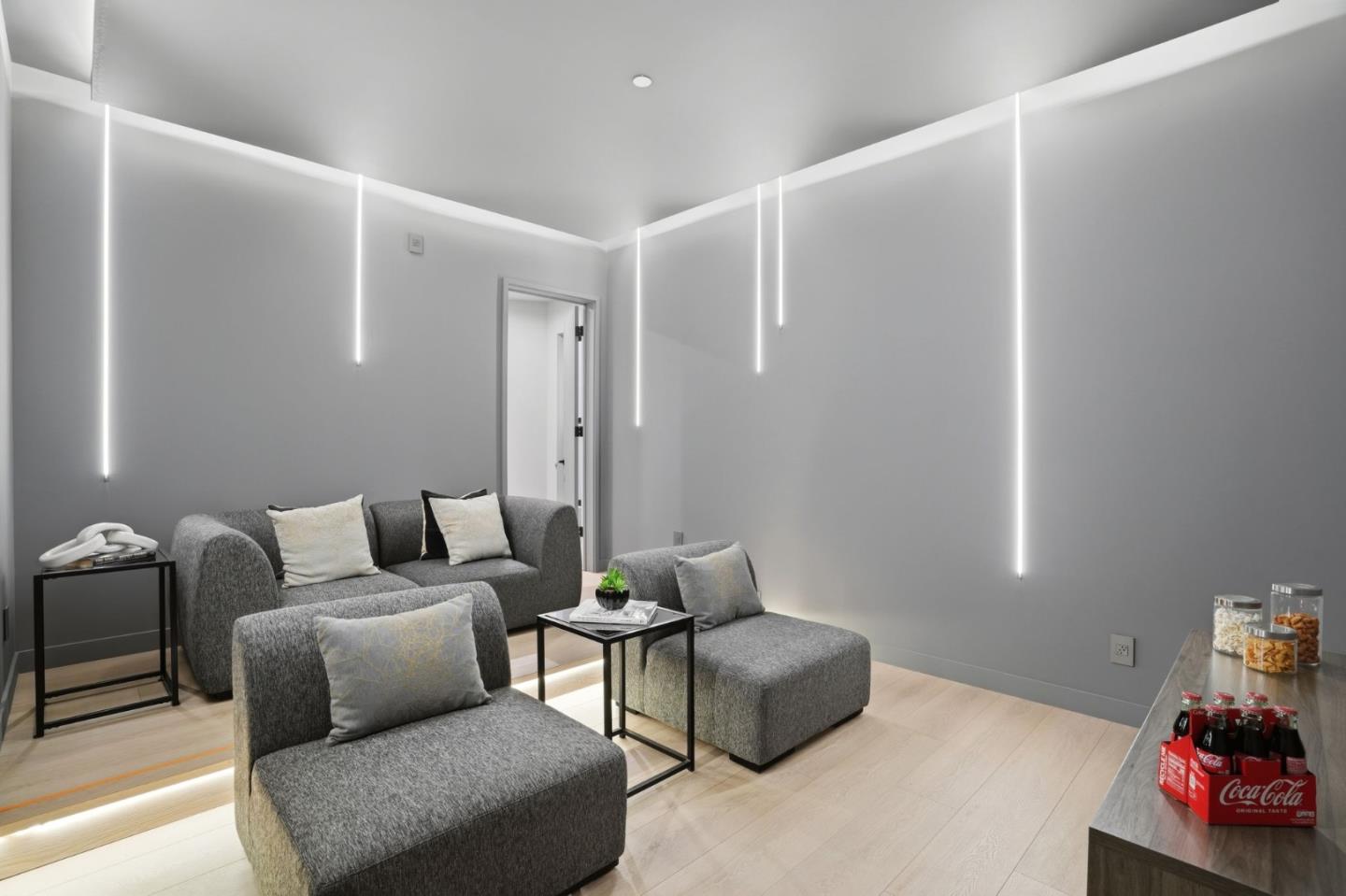 Detail Gallery Image 50 of 75 For 90 Crescent Dr, Palo Alto,  CA 94301 - 6 Beds | 5/2 Baths