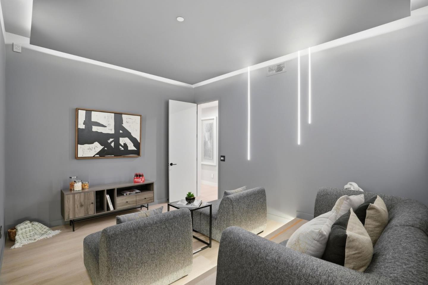 Detail Gallery Image 51 of 75 For 90 Crescent Dr, Palo Alto,  CA 94301 - 6 Beds | 5/2 Baths