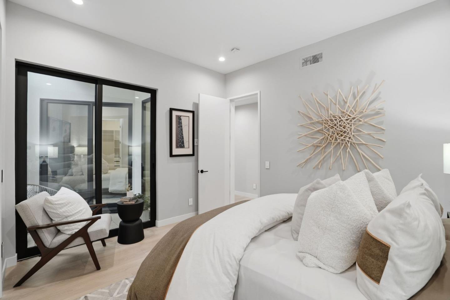 Detail Gallery Image 52 of 75 For 90 Crescent Dr, Palo Alto,  CA 94301 - 6 Beds | 5/2 Baths