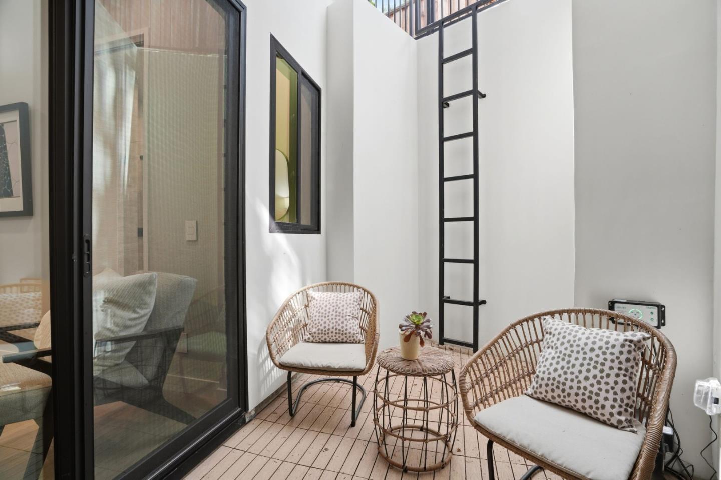 Detail Gallery Image 58 of 75 For 90 Crescent Dr, Palo Alto,  CA 94301 - 6 Beds | 5/2 Baths