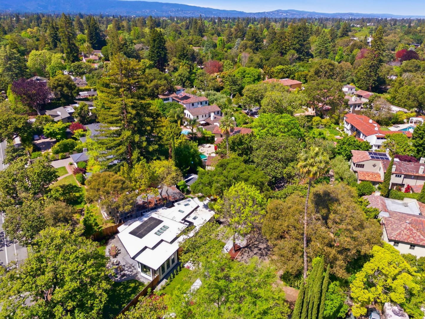 Detail Gallery Image 72 of 75 For 90 Crescent Dr, Palo Alto,  CA 94301 - 6 Beds | 5/2 Baths