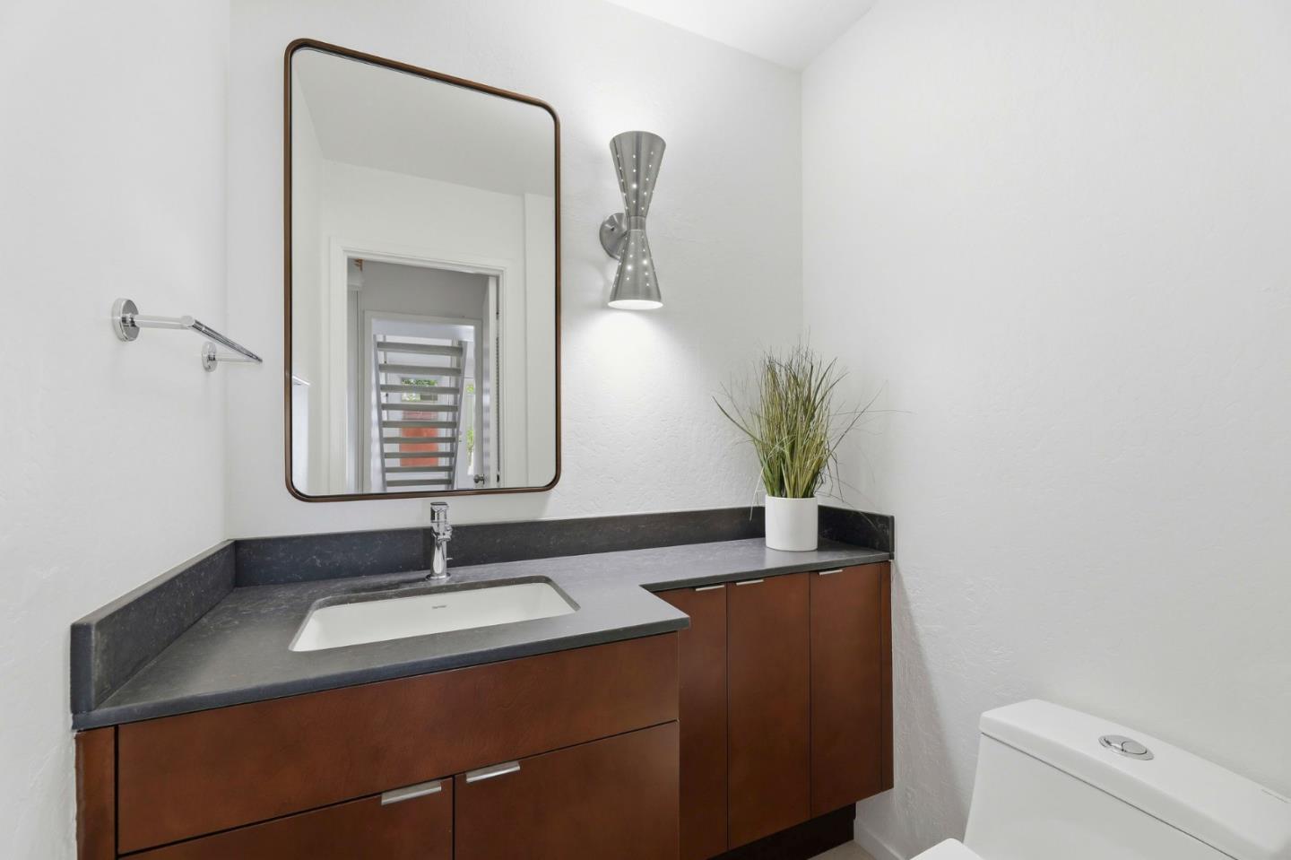 Detail Gallery Image 19 of 37 For 518 N Castlerock Ter, Sunnyvale,  CA 94087 - 3 Beds | 2/1 Baths