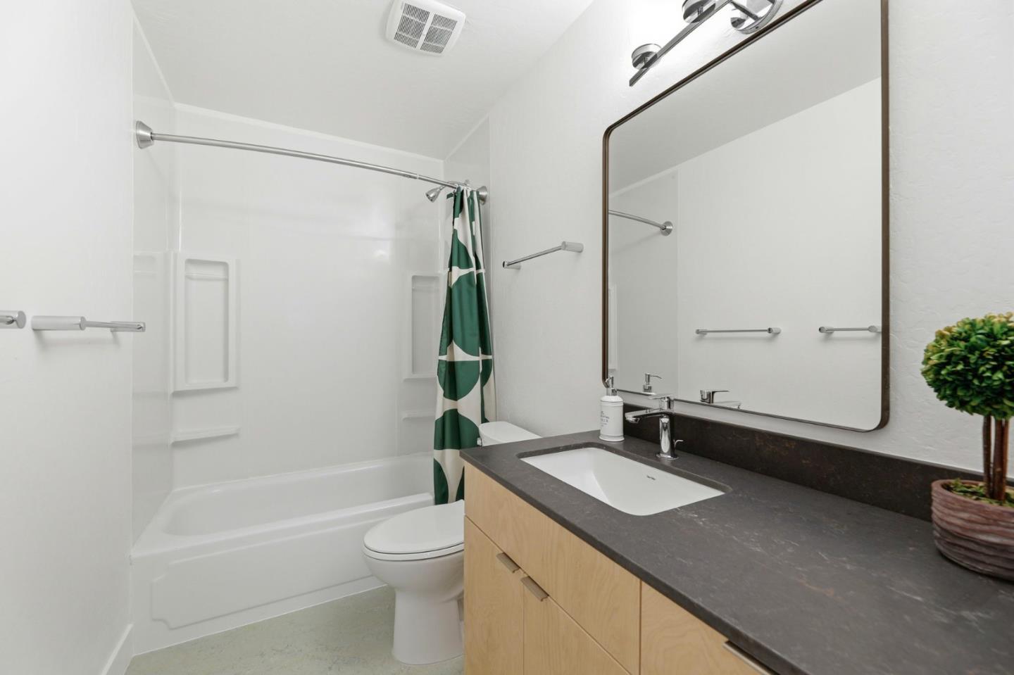 Detail Gallery Image 29 of 37 For 518 N Castlerock Ter, Sunnyvale,  CA 94087 - 3 Beds | 2/1 Baths