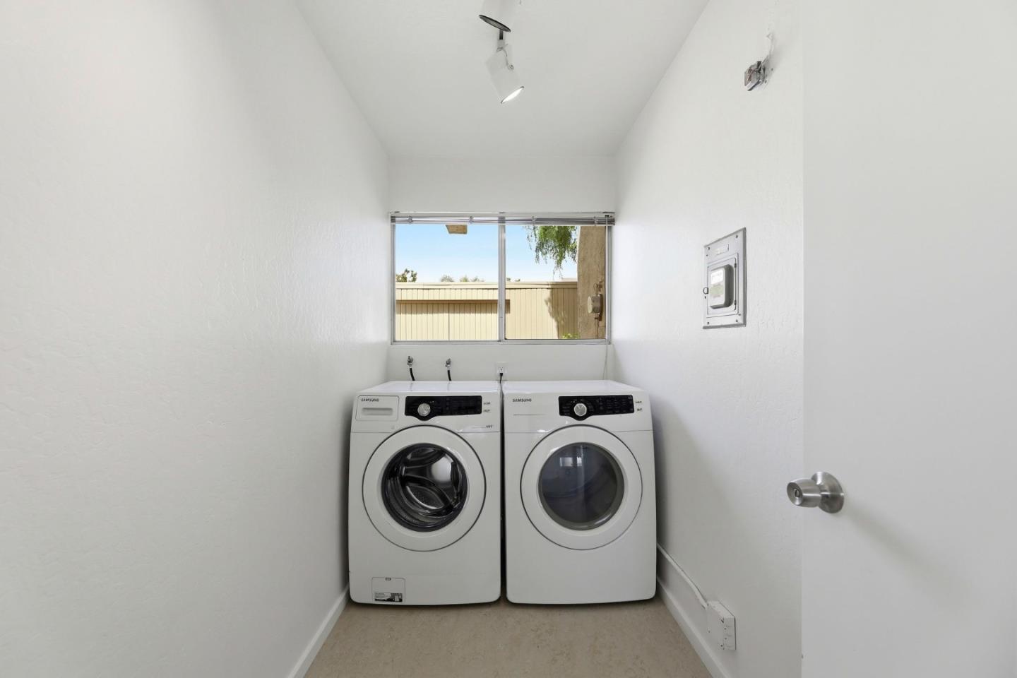 Detail Gallery Image 31 of 37 For 518 N Castlerock Ter, Sunnyvale,  CA 94087 - 3 Beds | 2/1 Baths