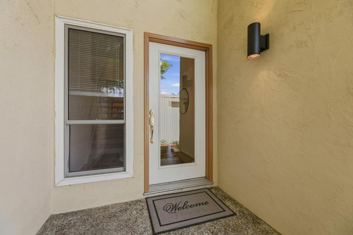 Detail Gallery Image 6 of 37 For 518 N Castlerock Ter, Sunnyvale,  CA 94087 - 3 Beds | 2/1 Baths