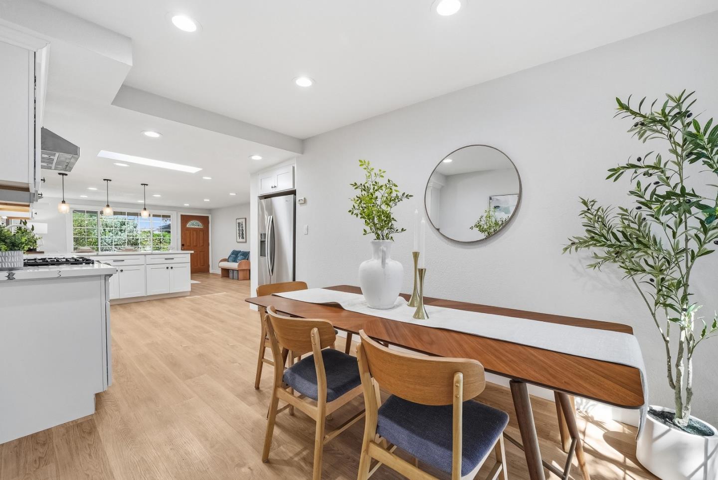 Detail Gallery Image 16 of 49 For 413 Del Medio Ave, Mountain View,  CA 94040 - 3 Beds | 3 Baths