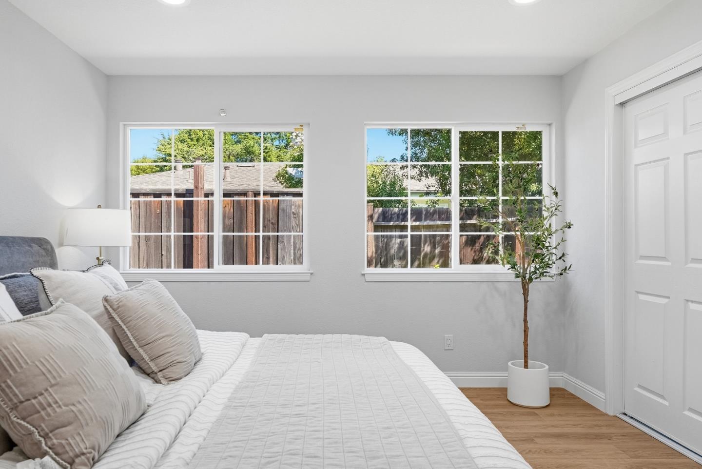 Detail Gallery Image 29 of 49 For 413 Del Medio Ave, Mountain View,  CA 94040 - 3 Beds | 3 Baths