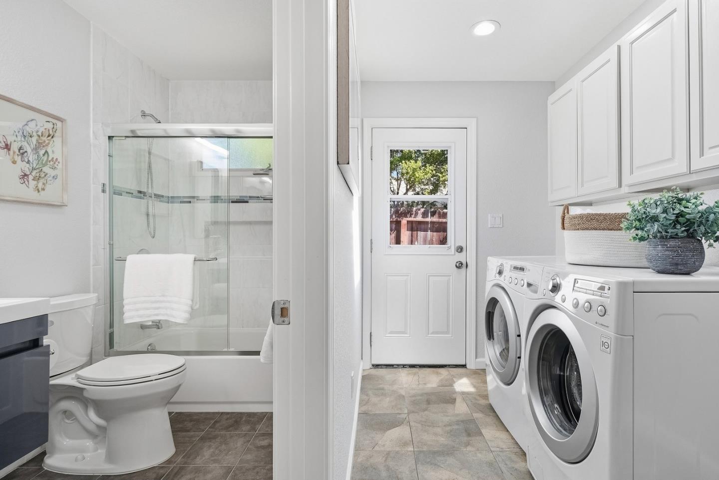 Detail Gallery Image 31 of 49 For 413 Del Medio Ave, Mountain View,  CA 94040 - 3 Beds | 3 Baths