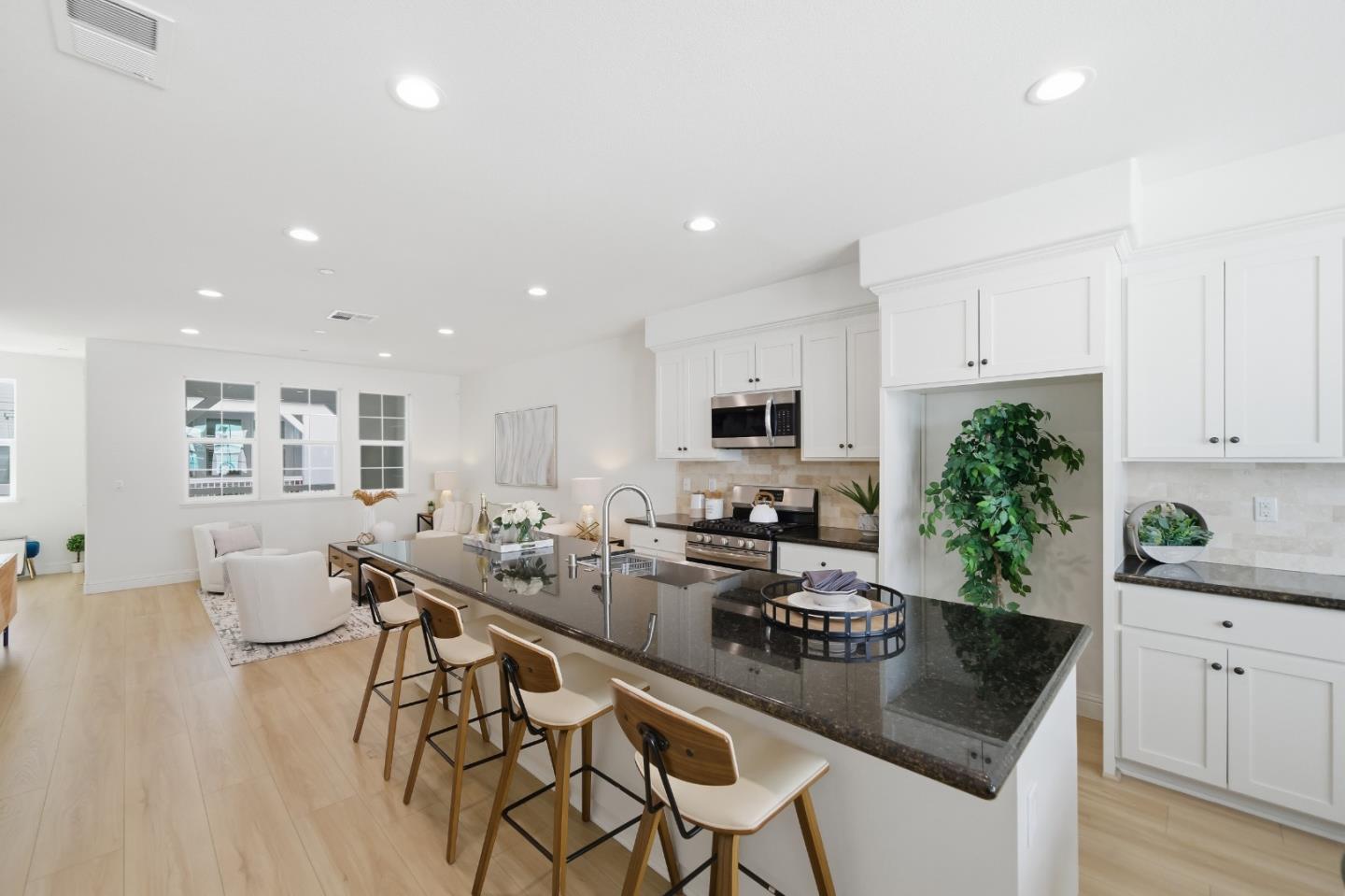 Photo #5: ML82043273 Listing: Photo #5