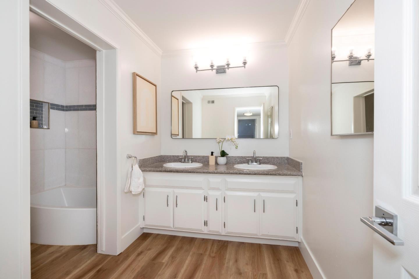 Detail Gallery Image 12 of 17 For 1915 Mount Vernon Ct #15,  Mountain View,  CA 94040 - 1 Beds | 1 Baths