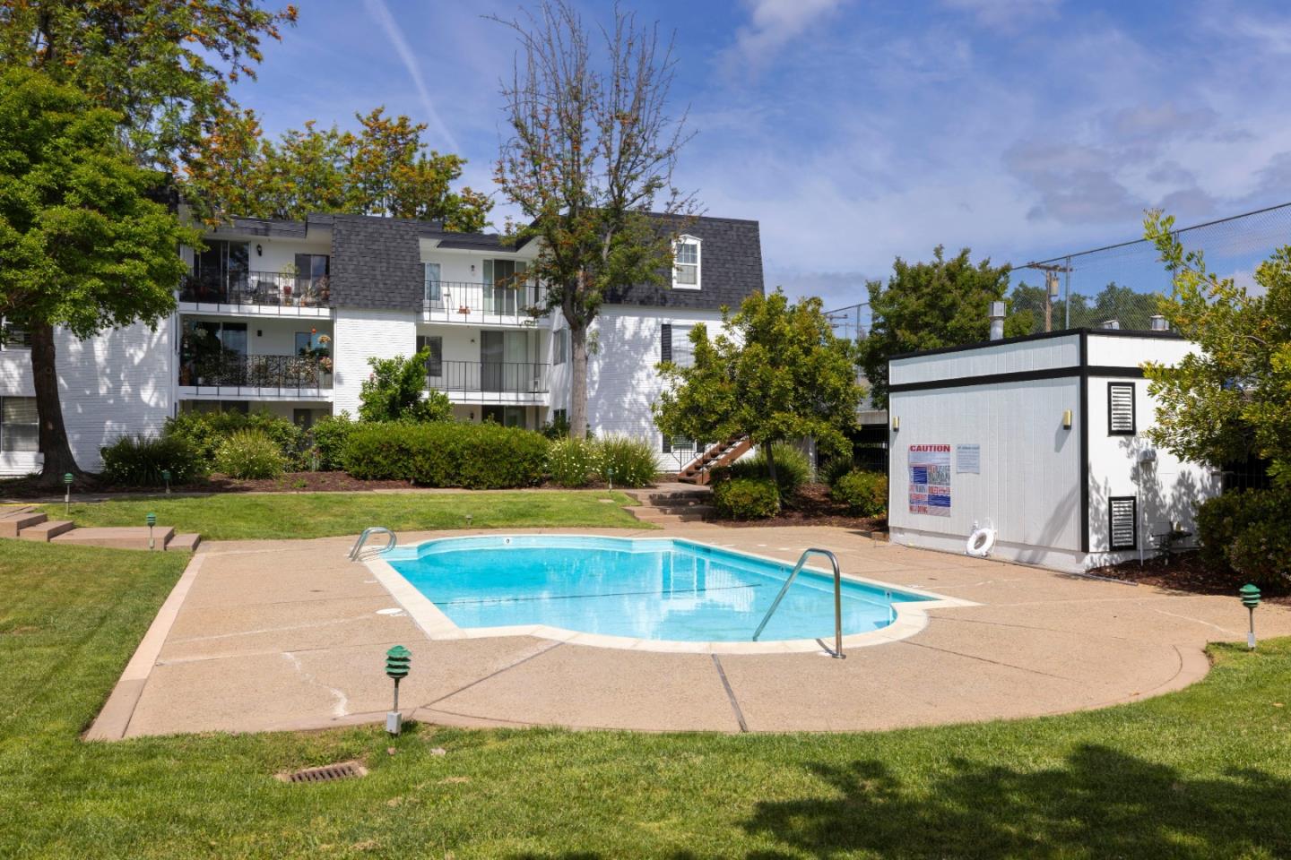 Detail Gallery Image 16 of 17 For 1915 Mount Vernon Ct #15,  Mountain View,  CA 94040 - 1 Beds | 1 Baths