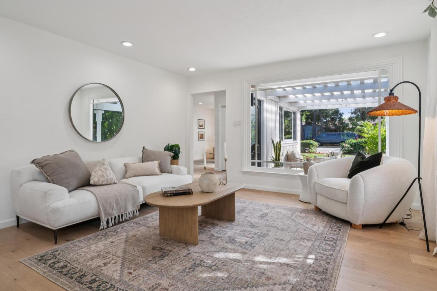 Detail Gallery Image 10 of 31 For 1244 Rose Ave, Mountain View,  CA 94040 - 4 Beds | 2 Baths