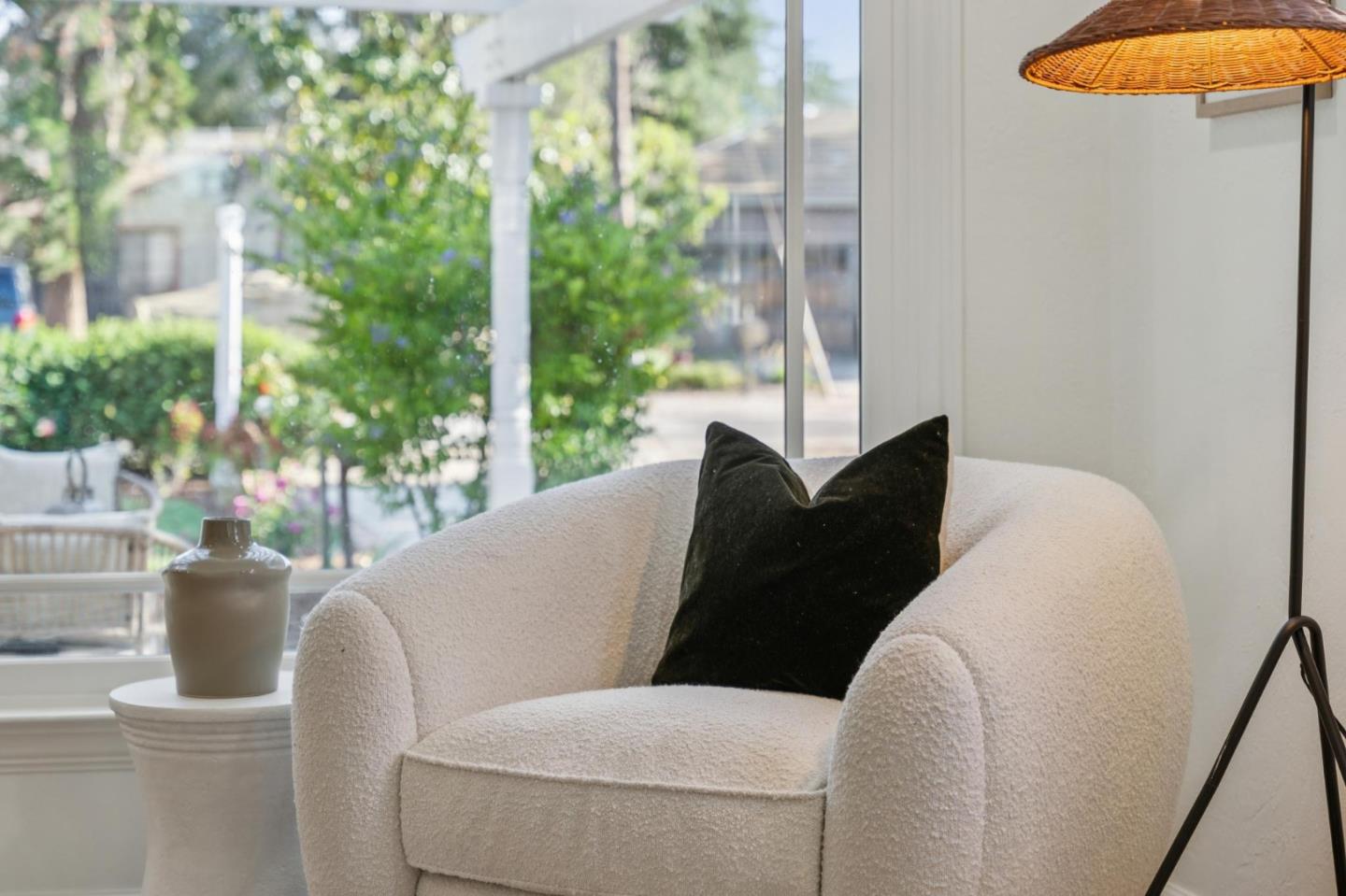 Detail Gallery Image 11 of 31 For 1244 Rose Ave, Mountain View,  CA 94040 - 4 Beds | 2 Baths