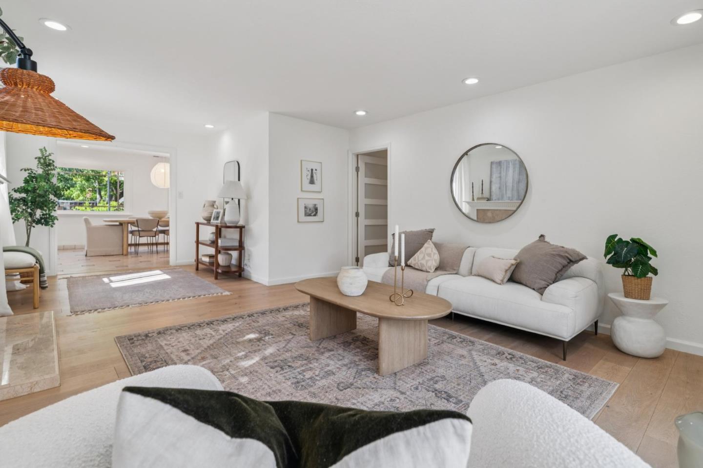 Detail Gallery Image 12 of 31 For 1244 Rose Ave, Mountain View,  CA 94040 - 4 Beds | 2 Baths