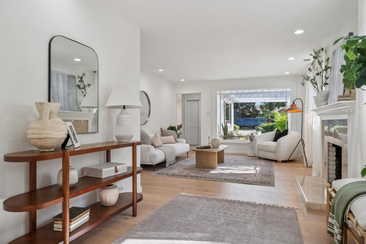 Detail Gallery Image 13 of 31 For 1244 Rose Ave, Mountain View,  CA 94040 - 4 Beds | 2 Baths