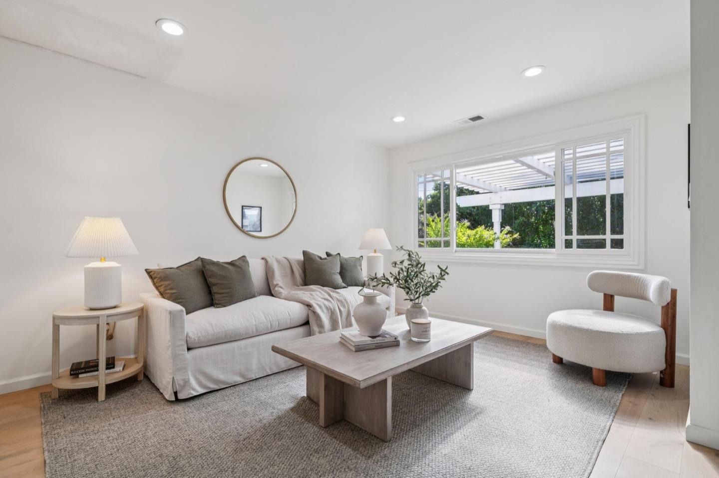 Detail Gallery Image 17 of 31 For 1244 Rose Ave, Mountain View,  CA 94040 - 4 Beds | 2 Baths