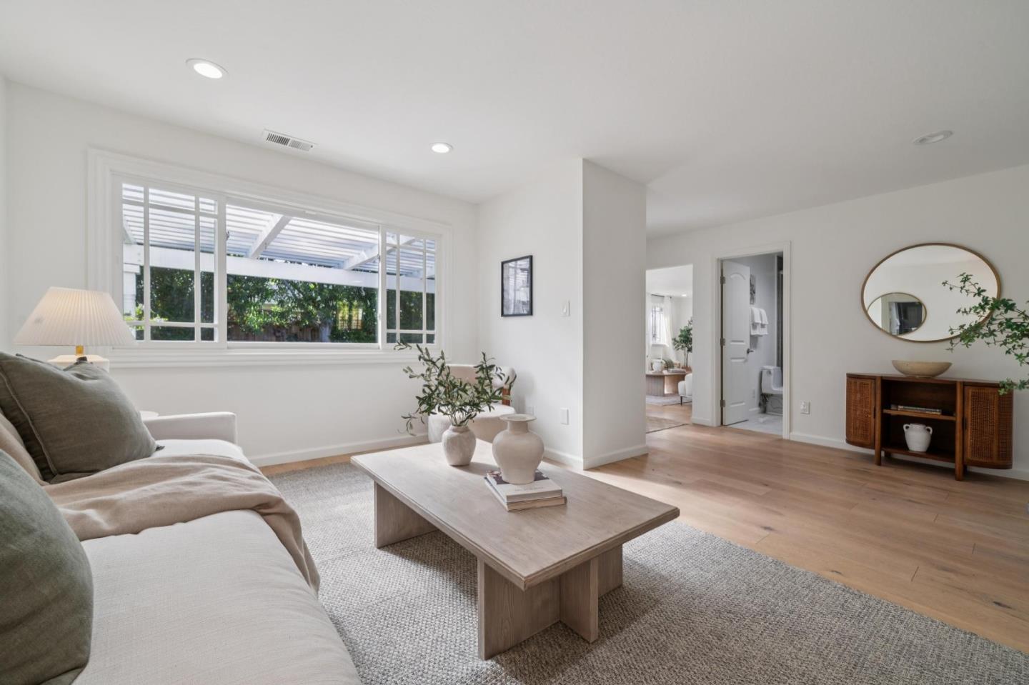 Detail Gallery Image 19 of 31 For 1244 Rose Ave, Mountain View,  CA 94040 - 4 Beds | 2 Baths