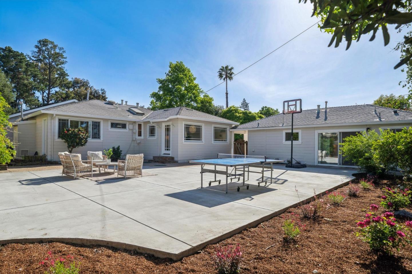 Detail Gallery Image 25 of 31 For 1244 Rose Ave, Mountain View,  CA 94040 - 4 Beds | 2 Baths