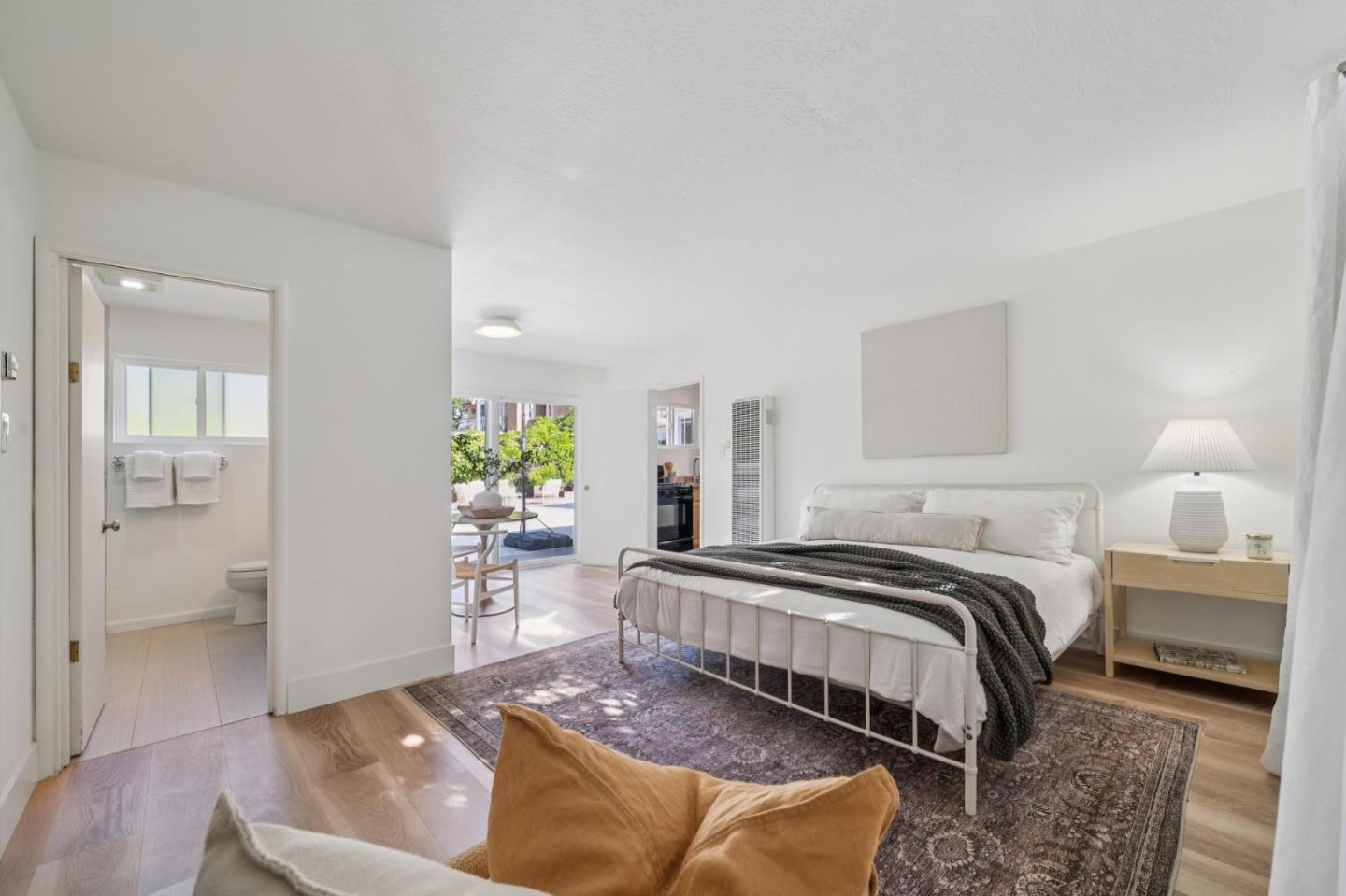 Detail Gallery Image 29 of 31 For 1244 Rose Ave, Mountain View,  CA 94040 - 4 Beds | 2 Baths