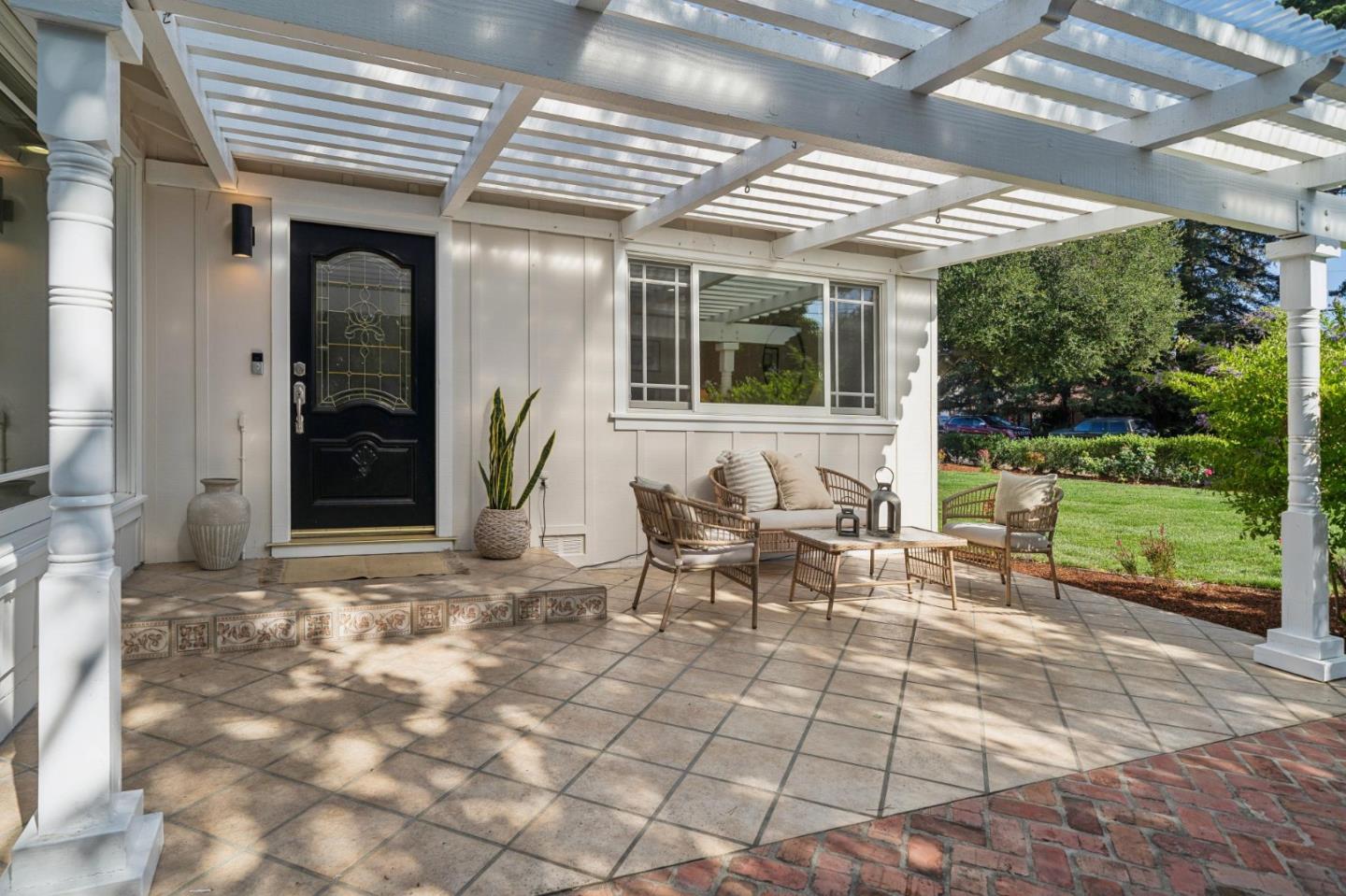 Detail Gallery Image 6 of 31 For 1244 Rose Ave, Mountain View,  CA 94040 - 4 Beds | 2 Baths